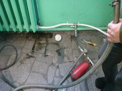 Гидропневматическая промывка системы отопления